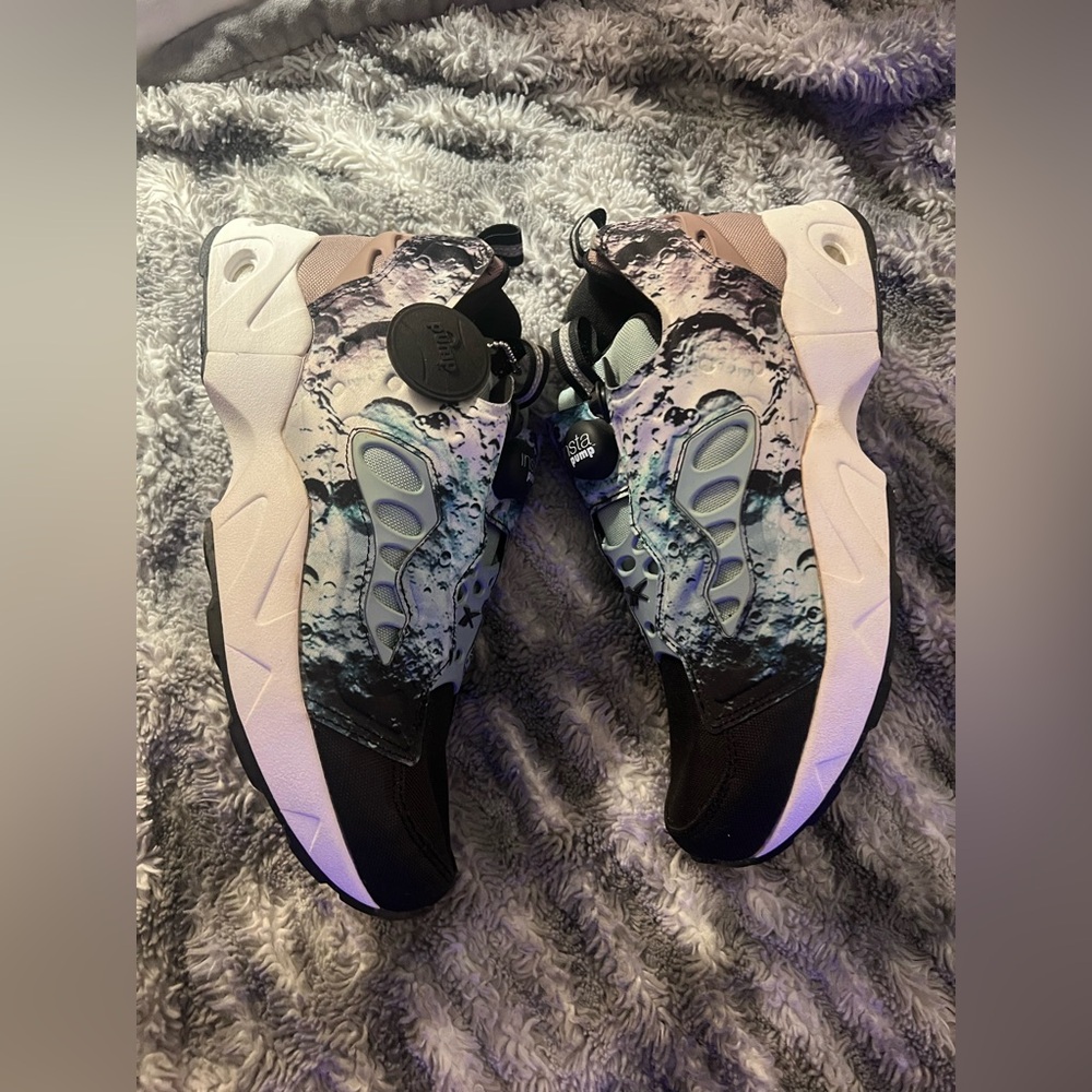 Mens Reebok : Insta Pump Sneakers Size: 8